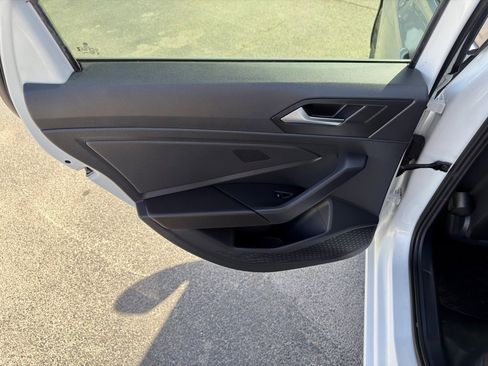 Used 2023 Volkswagen Jetta SE image 27