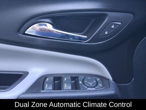 Used 2020 Chevrolet Equinox LT AWD/4WD image 13