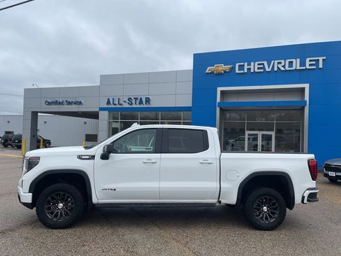 Used 2024 GMC Sierra 1500 AT4 w/ Technology Package image 3