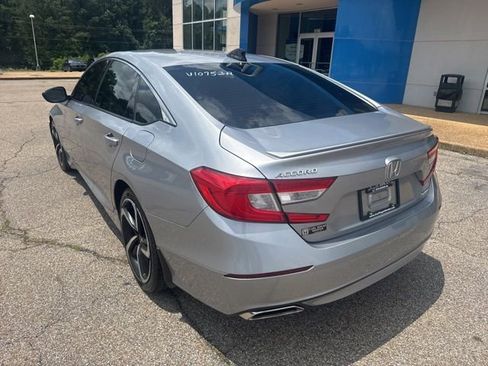 Used 2018 Honda Accord Sport image 4