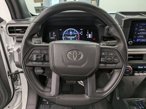 Used 2026 Toyota Tacoma SR5 AWD/4WD image 21