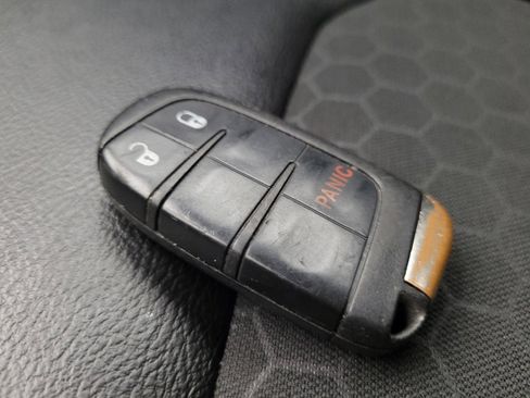 Used 2018 Jeep Compass Latitude image 32