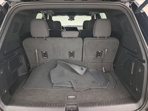 Used 2024 Chevrolet Traverse LT FWD image 11