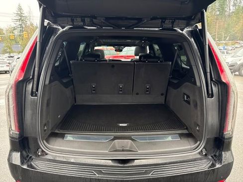 Used 2022 Cadillac Escalade ESV Sport w/ Touring Package image 13