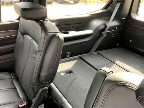 New 2026 Jeep Grand Wagoneer Limited AWD/4WD image 17