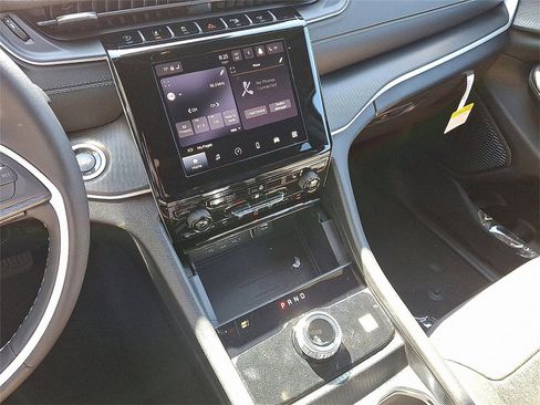 New 2025 Jeep Grand Cherokee L Laredo w/ Luxury Tech Group I image 12