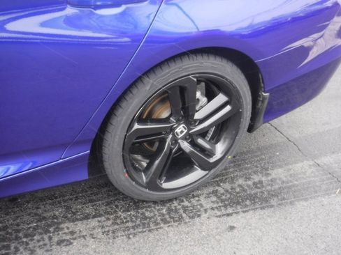 Used 2022 Honda Accord Sport image 4