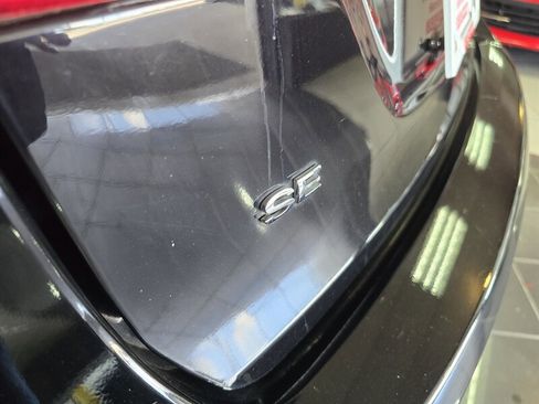 Used 2017 Ford Fiesta SE w/ Cold Weather Package image 27