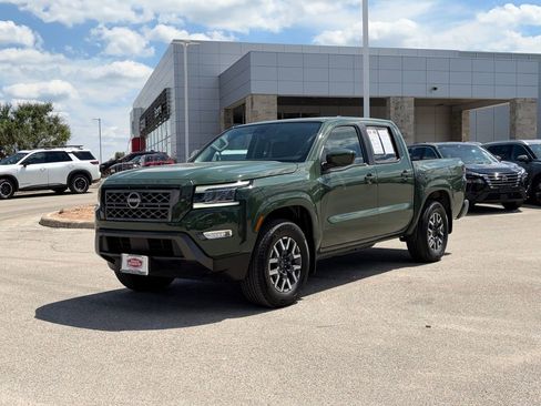 Used 2024 Nissan Frontier SL w/ Technology Package RWD image 7