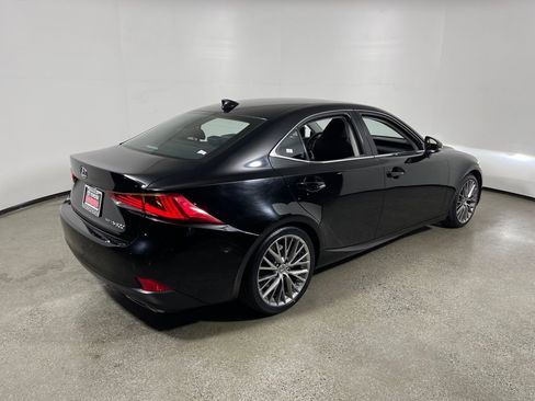 Used 2018 Lexus IS 300 AWD image 3