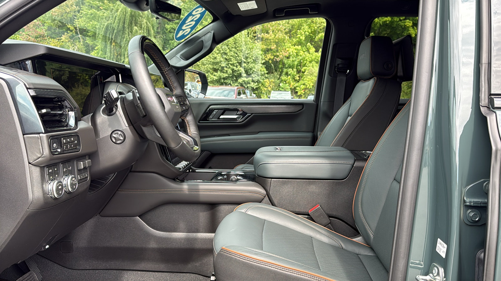 Certified 2026 GMC Yukon XL AT4 w/ AT4 Premium Plus Package AWD/4WD image 13