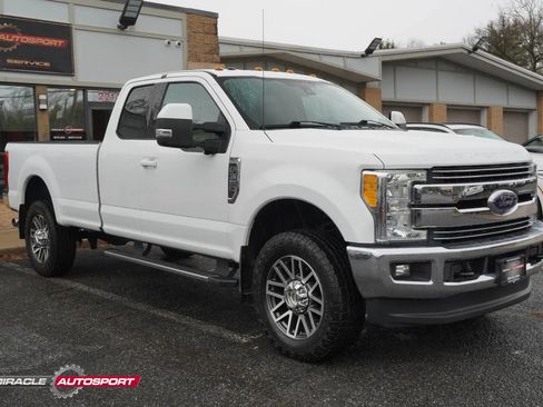 Used 2017 Ford F350 Lariat w/ Tow Technology Bundle image 9