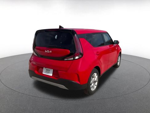 Used 2025 Kia Soul LX w/ LX Technology Package FWD image 11