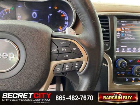Used 2015 Jeep Grand Cherokee Summit w/ Platinum Series Group AWD/4WD image 16