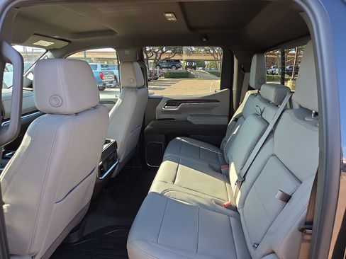 New 2026 GMC Sierra 1500 SLT image 8