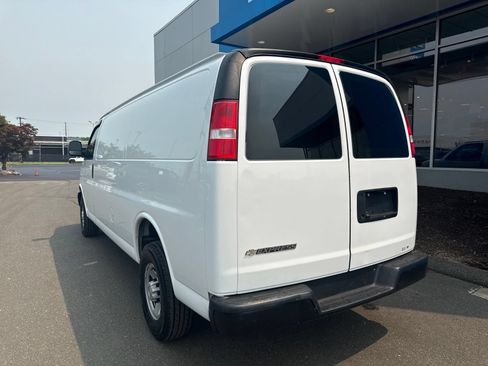 Used 2022 Chevrolet Express 2500 Extended RWD image 7
