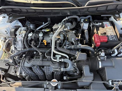 Used 2025 Nissan Altima 2.5 SV FWD image 28