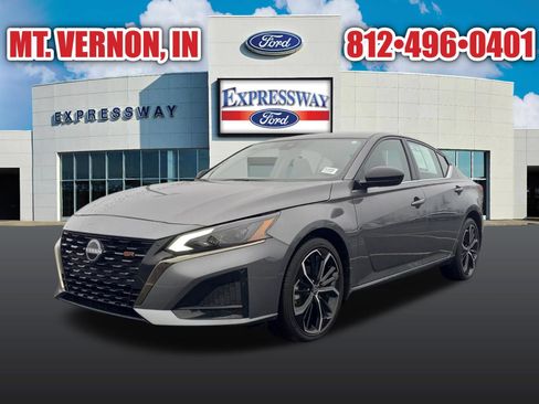 Used 2025 Nissan Altima 2.5 SR image 2