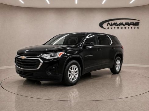 Used 2021 Chevrolet Traverse LS FWD image 3