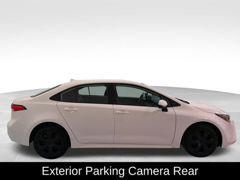 Used 2023 Toyota Corolla LE image 2