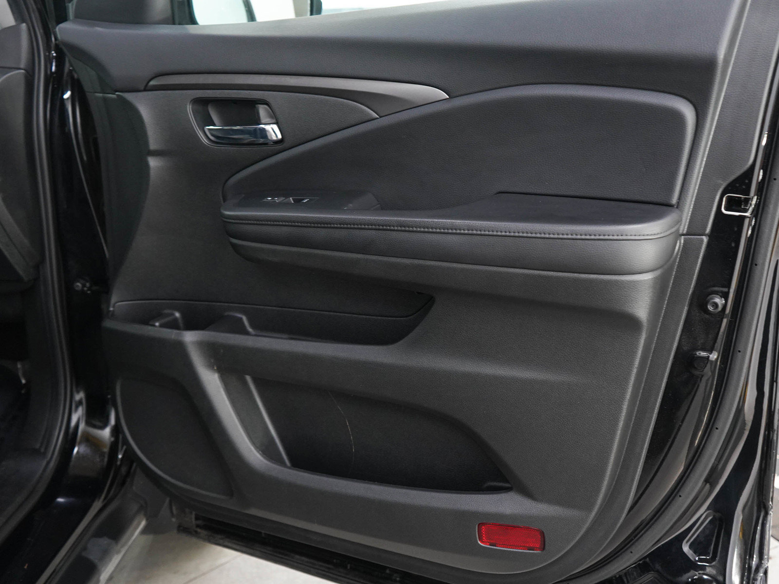 Used 2021 Honda Pilot Black Edition image 9