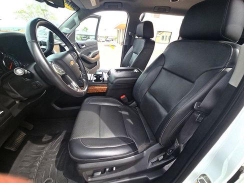 Used 2018 Chevrolet Suburban Premier image 9