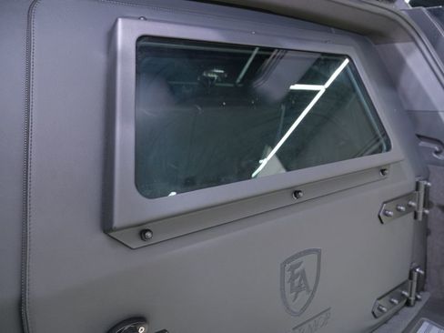 Used 2024 Cadillac Escalade ESV Premium Luxury image 54