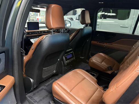Used 2023 Lincoln Aviator Reserve w/ Equipment Group 201A AWD/4WD image 23