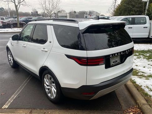 Used 2021 Land Rover Discovery S image 30
