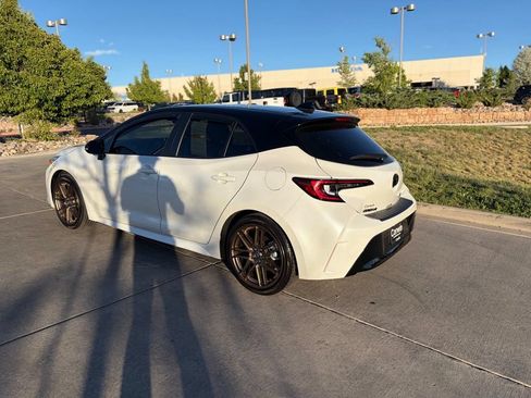 Used 2025 Toyota Corolla Hatchback FWD image 9