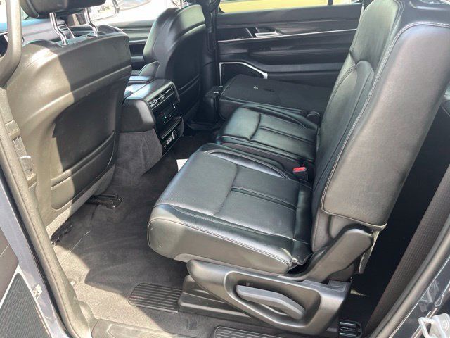 Used 2023 Jeep Wagoneer Series III w/ Preferred Equipment Group AWD/4WD image 9