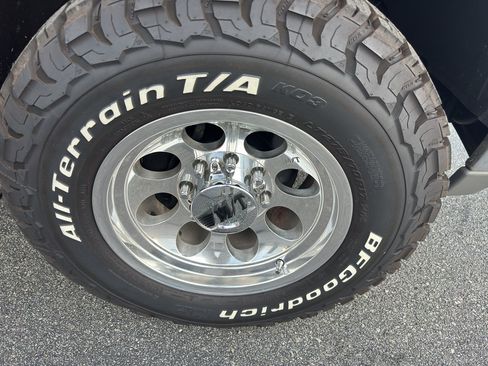 Used 2001 Chevrolet Silverado 2500 LS w/ Snow Plow Prep Pkg AWD/4WD image 32