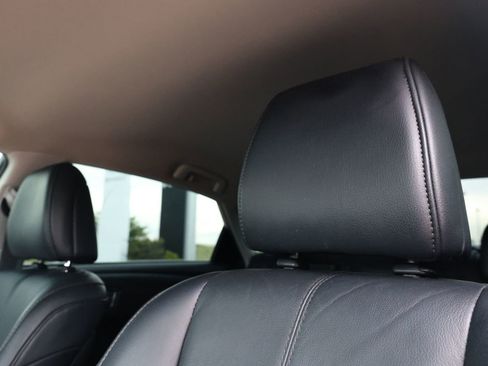 Used 2017 Toyota Avalon XLE w/ Carpet Mat Package FWD image 15