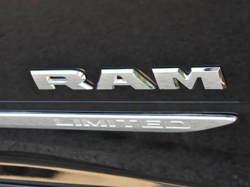 Used 2025 RAM 3500 Limited AWD/4WD image 15