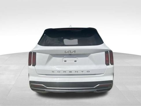 Used 2022 Kia Sorento EX FWD image 7