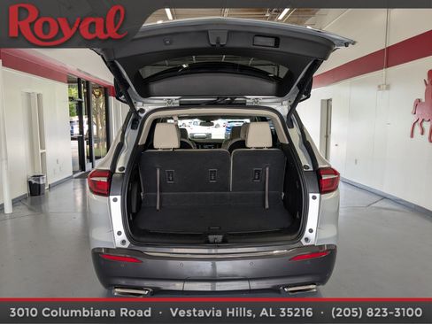 Used 2018 Buick Enclave Essence FWD image 13