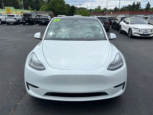 Used 2023 Tesla Model Y Long Range AWD/4WD image 5