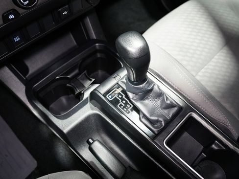 Used 2021 Toyota Tacoma SR w/ SR Convenience Package image 14