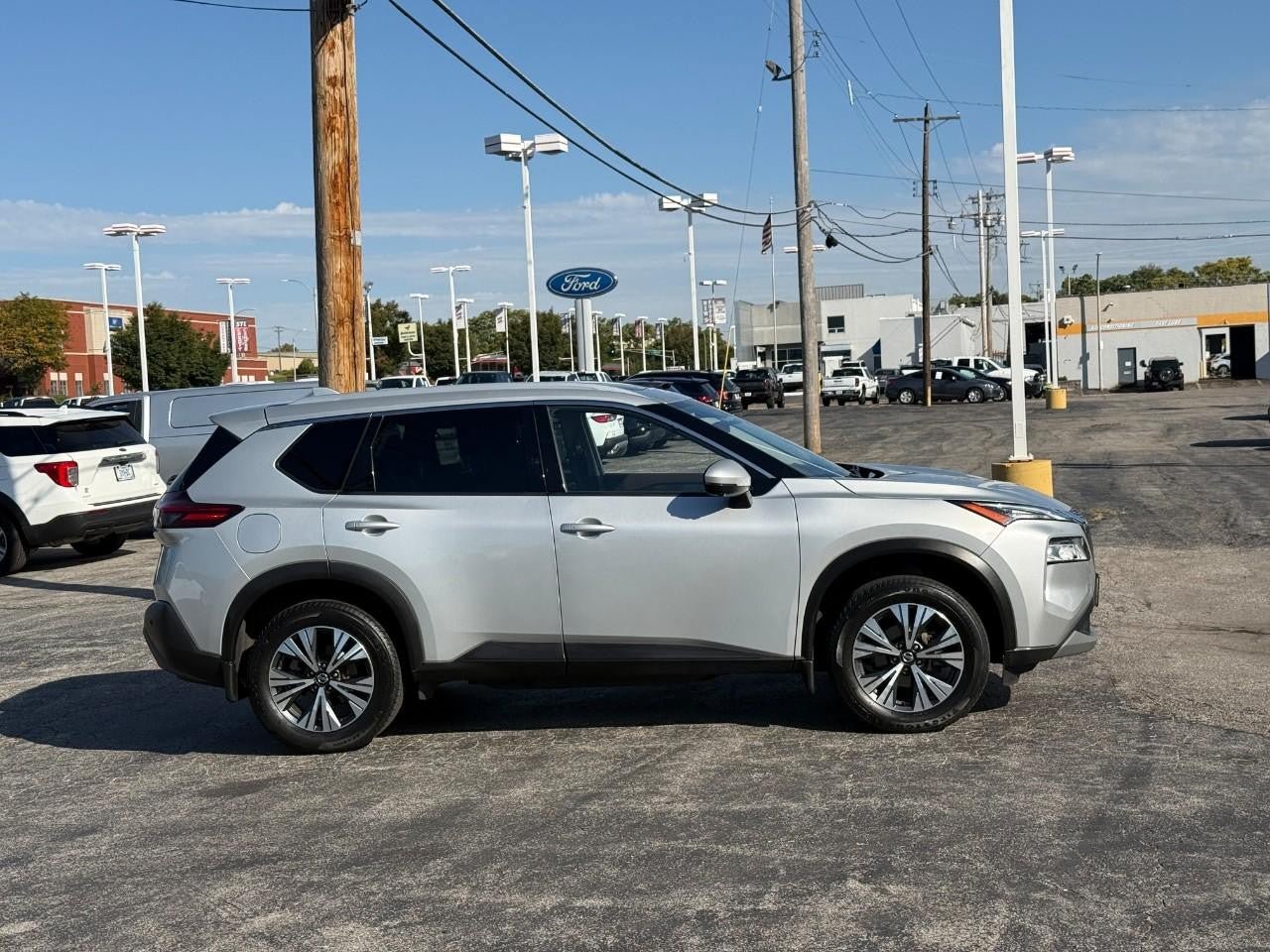 Used 2021 Nissan Rogue SV w/ Premium Package AWD/4WD image 5