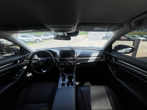 Used 2019 Honda Accord LX image 12