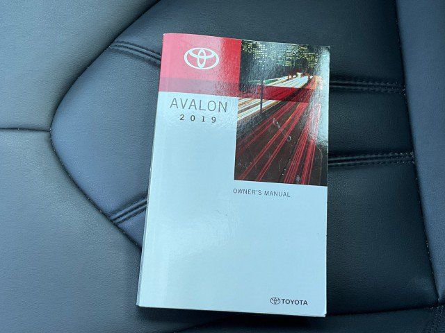 Used 2019 Toyota Avalon XLE w/ Moonroof Package FWD image 31