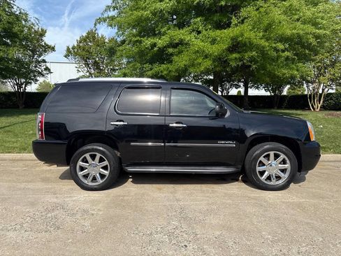 Used 2012 GMC Yukon Denali image 2