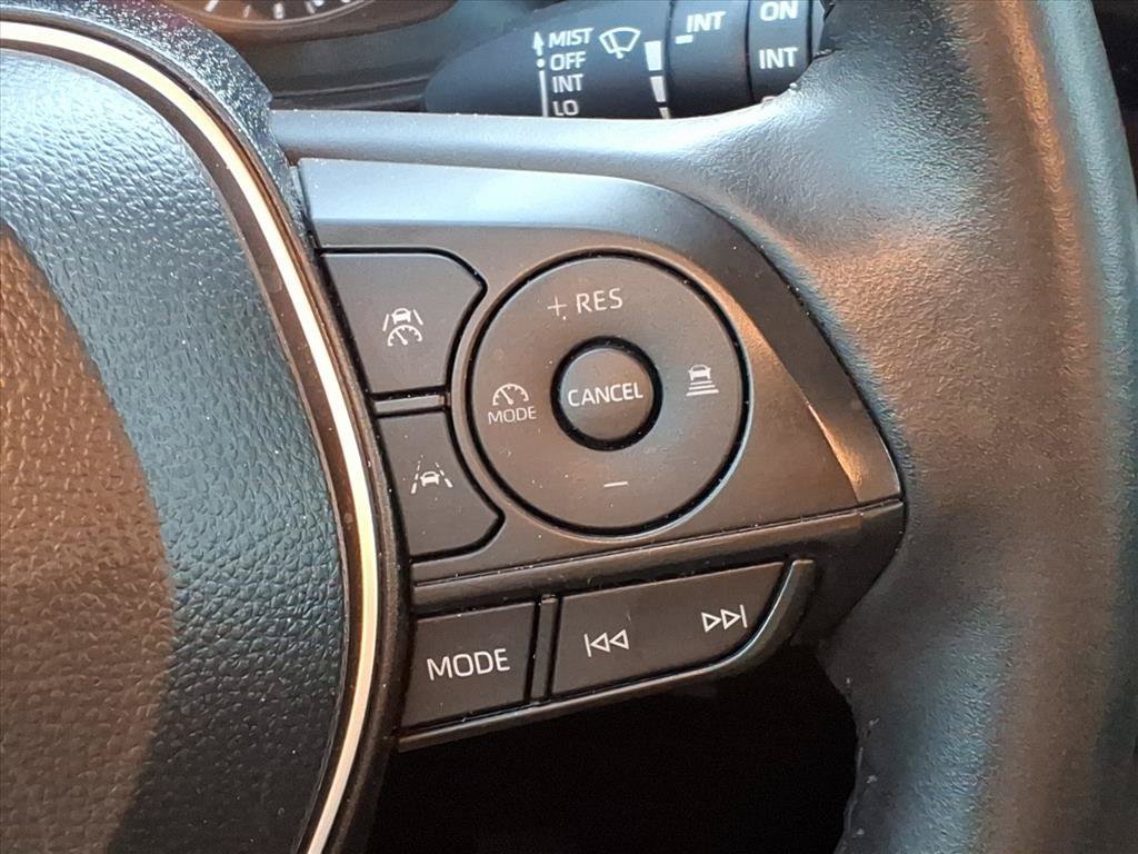 Used 2025 Toyota Corolla Cross LE FWD image 22