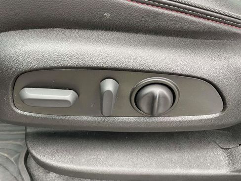 Used 2023 Chevrolet Traverse RS image 14