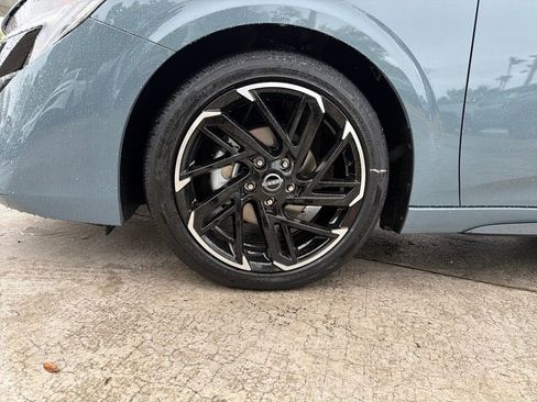 New 2026 Nissan Sentra SR w/ Floor Mat Package FWD image 12