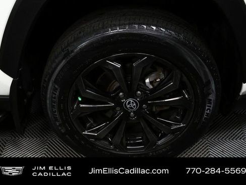 Used 2022 Toyota RAV4 XLE Premium image 35