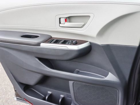 Used 2023 Toyota Sienna LE image 47