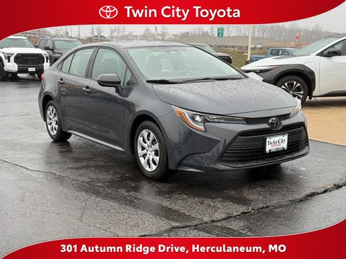 Certified 2025 Toyota Corolla LE image 1