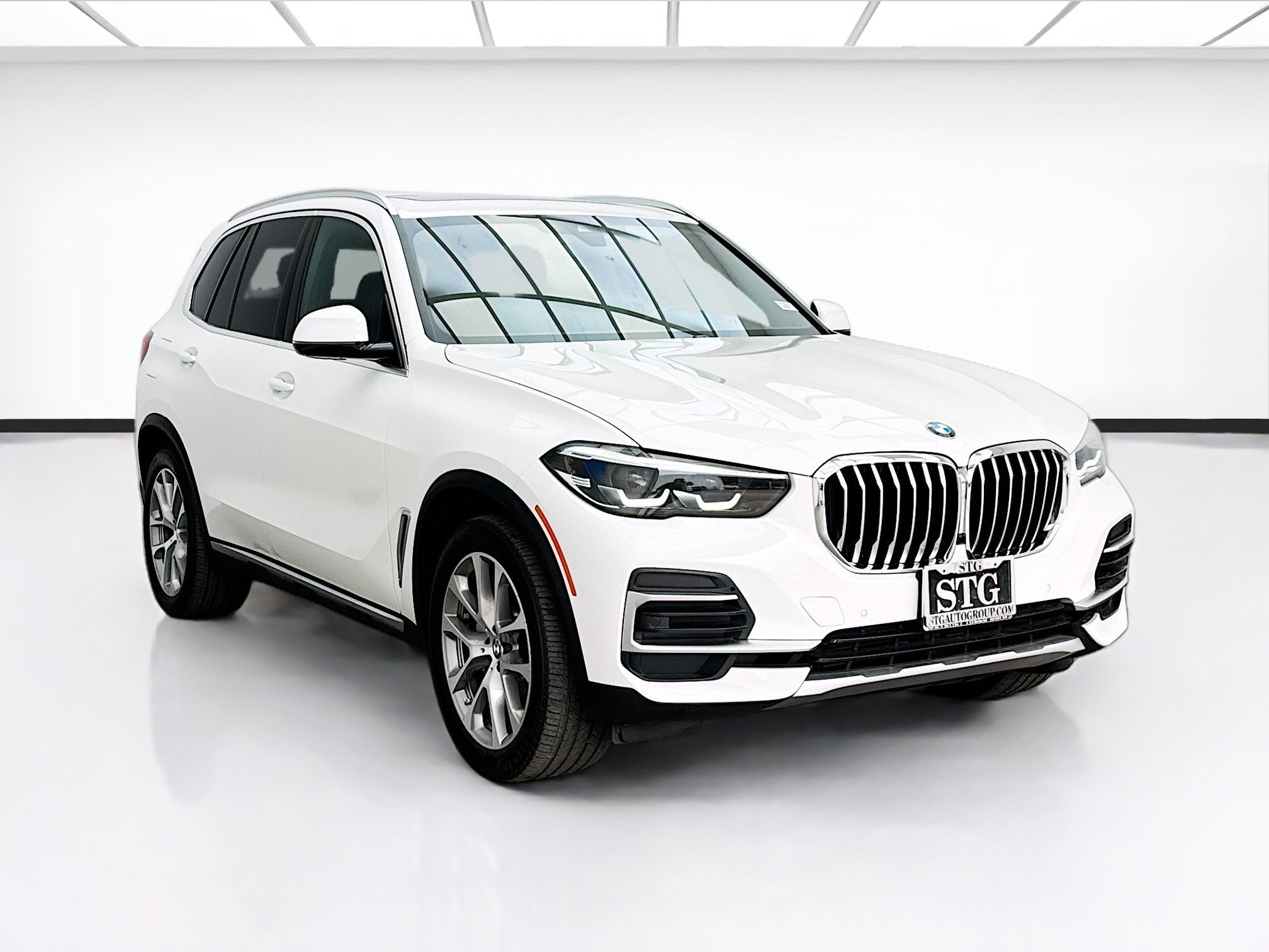 Used 2023 BMW X5 sDrive40i RWD image 3