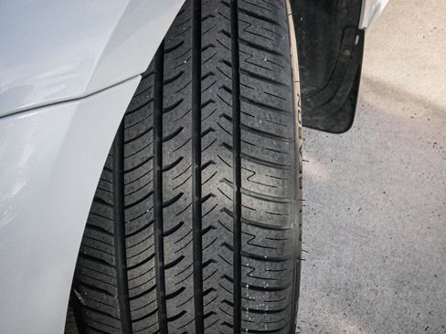 Used 2020 Tesla Model 3 Standard Range image 12